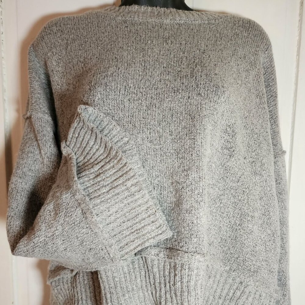 Woman's Crop Top  Knit Pull over Sweater Flared Cuffs Heather Grey Large